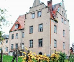 Blankensee (Płotno), neuer Flügel des Herrenhauses von Südosten, Oktober 2012; Foto: D. Schnell